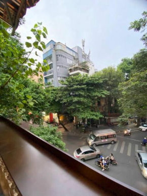 PrivateHouse'sArtistBRKitchenBalconyOldQuarter